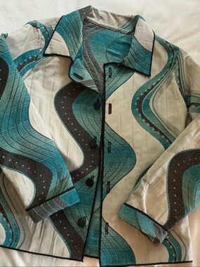 WINDING RIVER WOMAN’S REVERSIBLE JACKET Turquoise Blue, cream, & Black